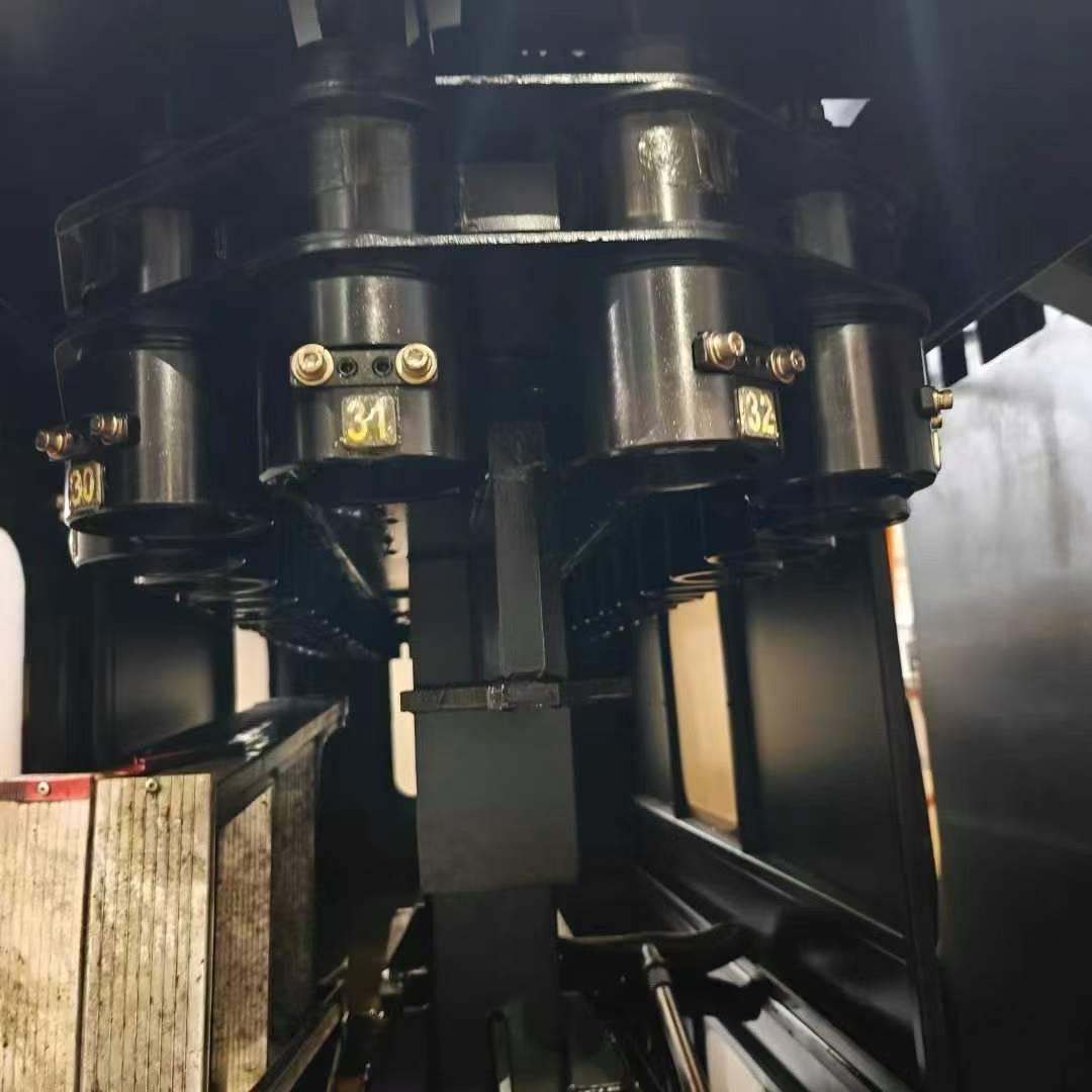 台湾崴立五轴龙门加工中心